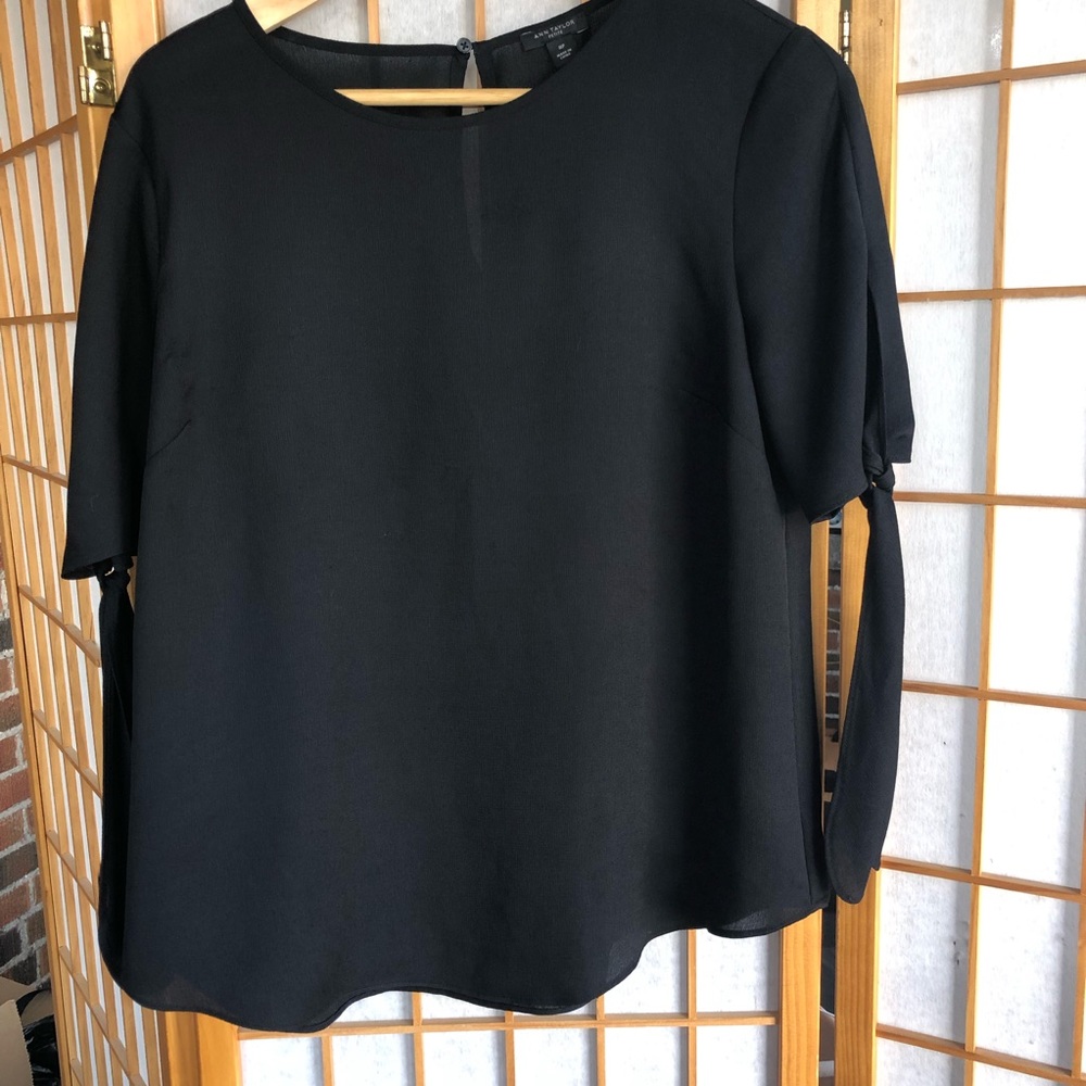 Ann Taylor petit black tie sleeve blouse MP